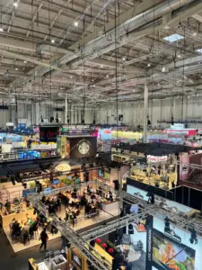 Foto einer Messehalle